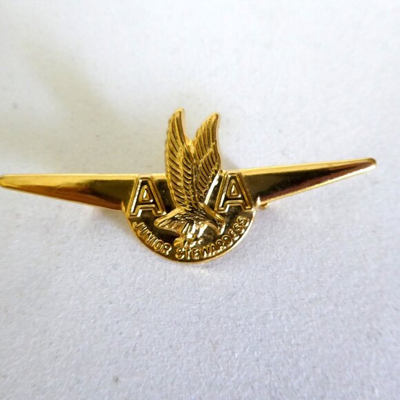 VINTAGE AMERICAN AIRLINES JUNIOR PILOT LAPEL METAL PINS (LOT OF 4) GOLD & SILVER - Picture 6 of 7